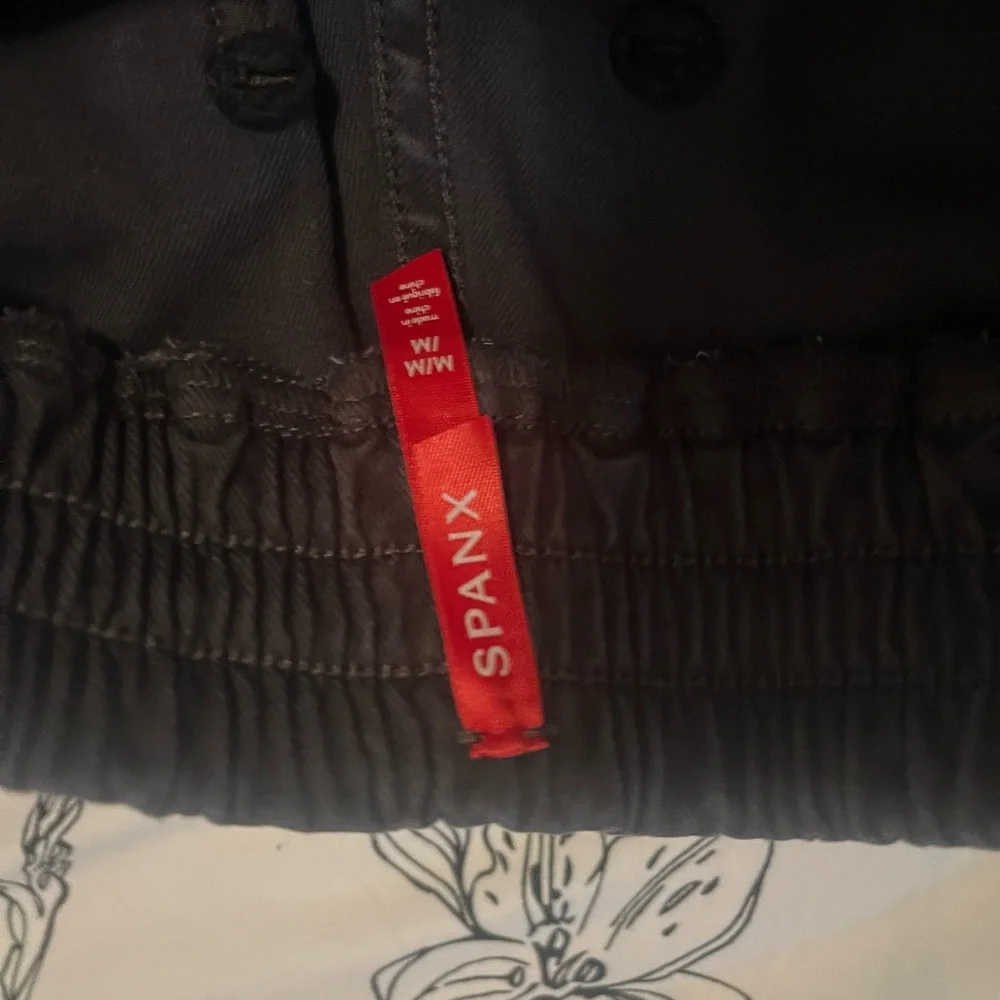 SPANX-charcoal grey denim joggers, size Medium - Picture 5 of 8